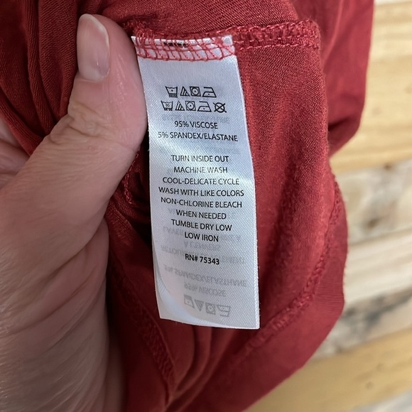 Tahari size XL rust color ruffle sleeve short viscose/spandex t-shirt - Picture 4 of 5